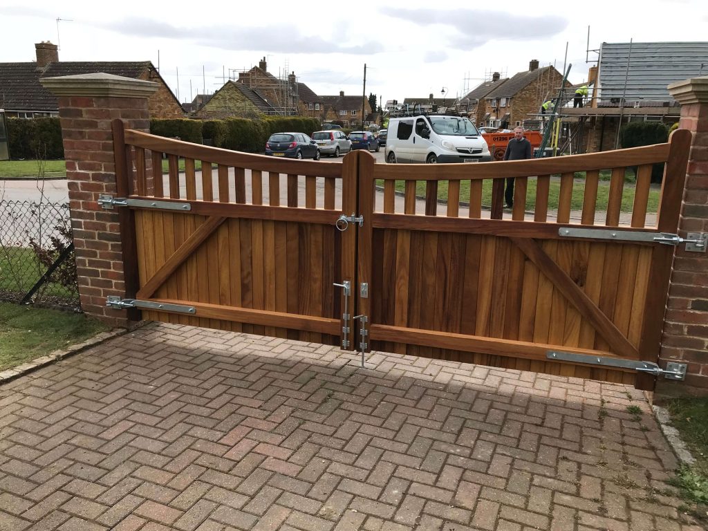 Bespoke Wooden Gates | Milton Keynes, Aylesbury